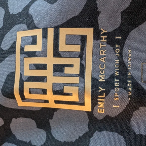 Emily McCarthy Cheetah Yoga Set Leggings Sports Bra Set NWT L - Picture 8 of 8